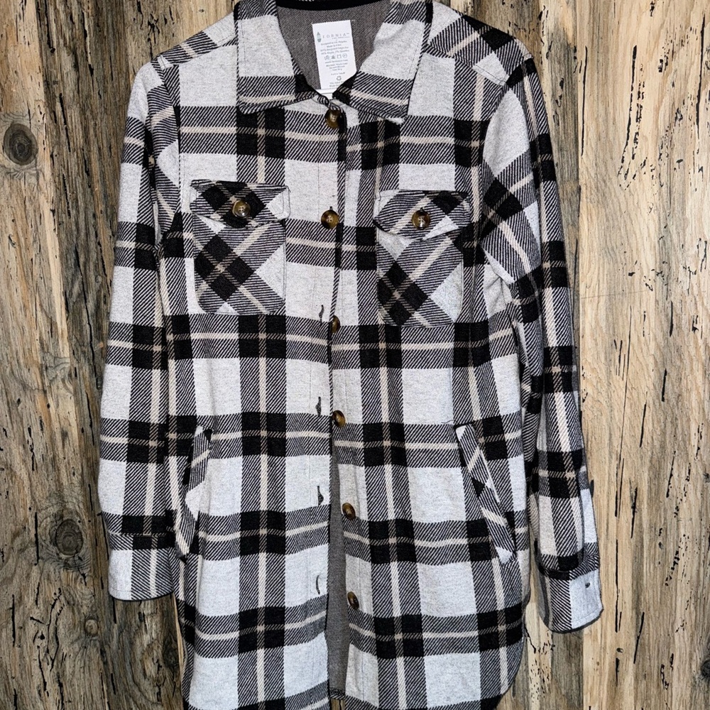 Oversized Plaid Button-Up - Picture 2 of 5